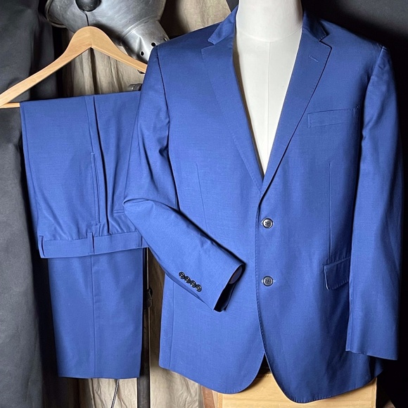 Brooks Brother wool Milano Fit suit Fall'17 barely worn.  Size U.S.A. 44R - Picture 1 of 16
